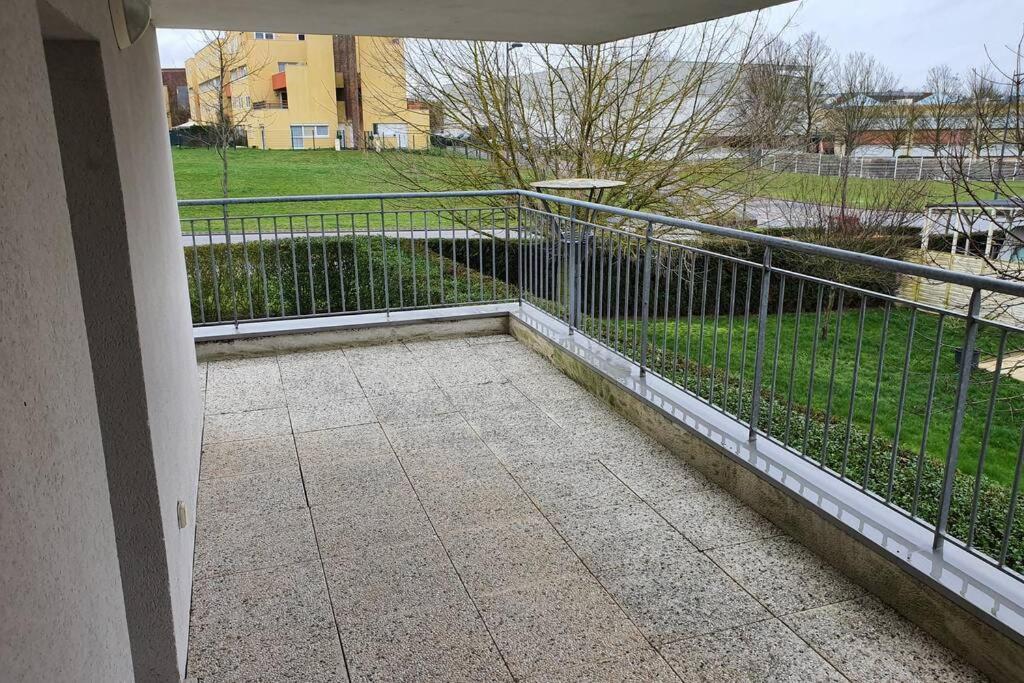 Appartement Contemporain Renove A Neuf Avec Cuisine Equipe - Val De Reuil Val-de-Reuil Εξωτερικό φωτογραφία