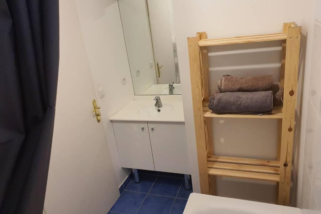 Appartement Contemporain Renove A Neuf Avec Cuisine Equipe - Val De Reuil Val-de-Reuil Εξωτερικό φωτογραφία
